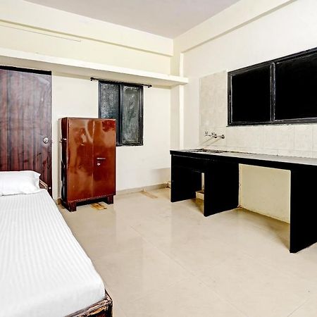 Amba Executive An Apartment Hotel Mundhva エクステリア 写真
