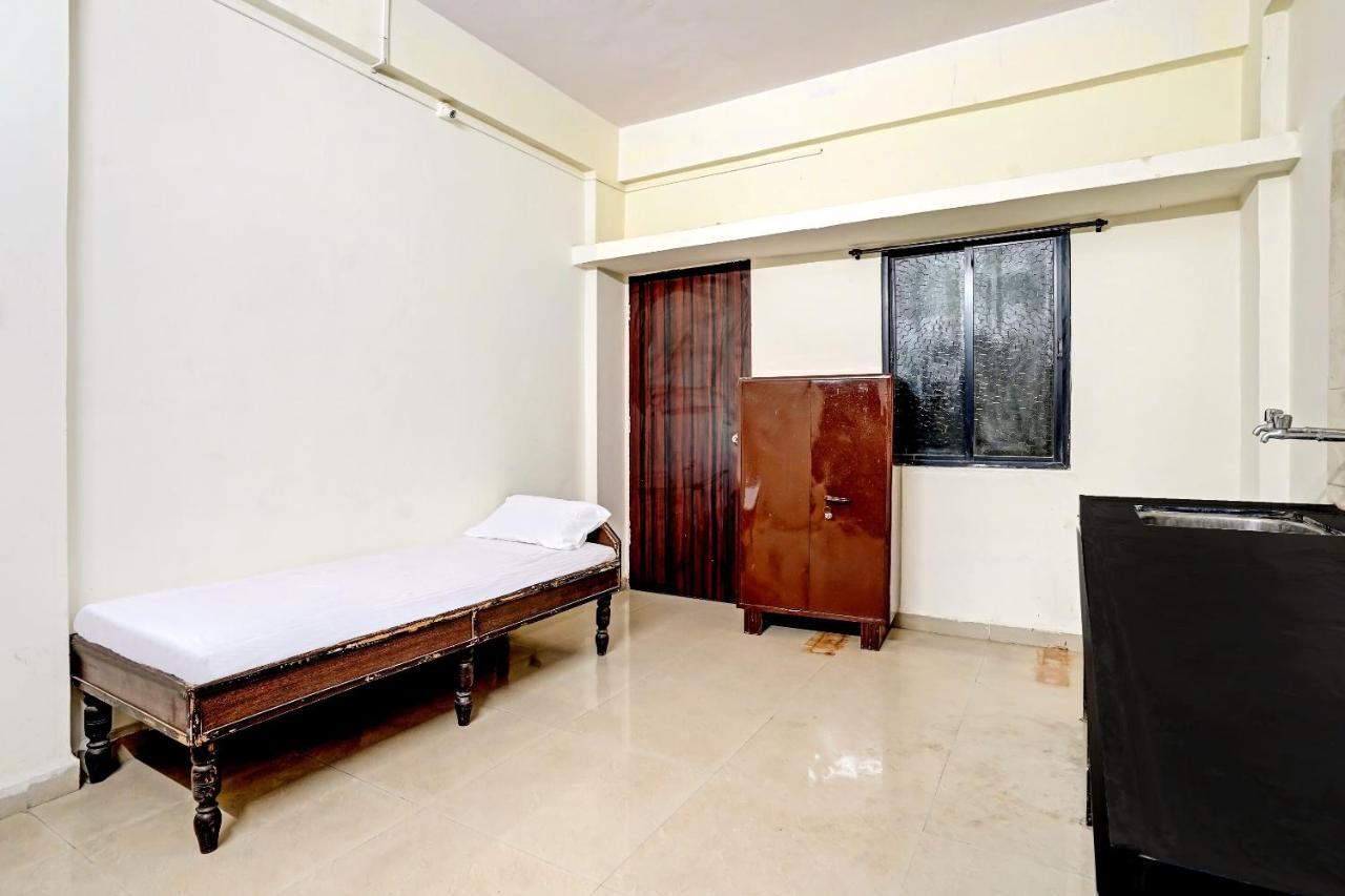 Amba Executive An Apartment Hotel Mundhva エクステリア 写真