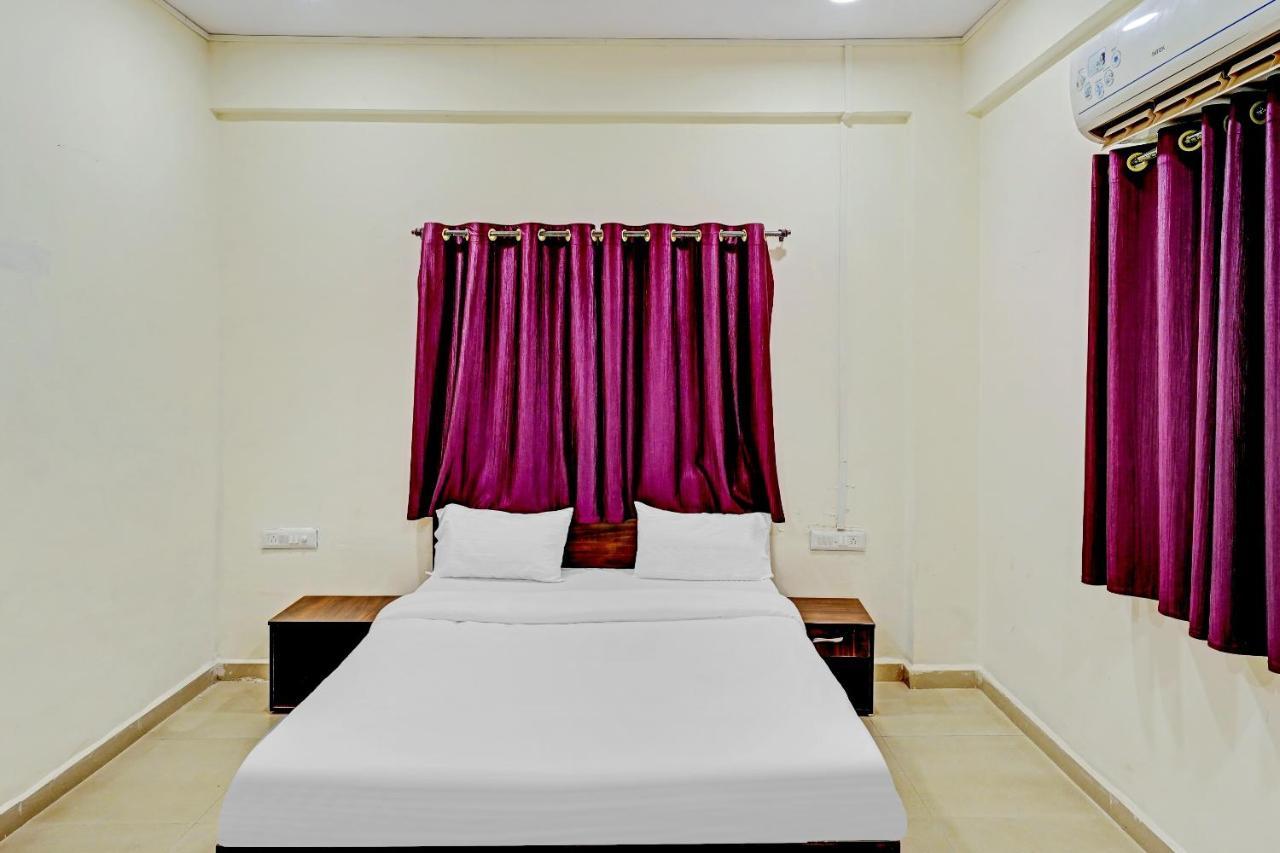 Amba Executive An Apartment Hotel Mundhva エクステリア 写真