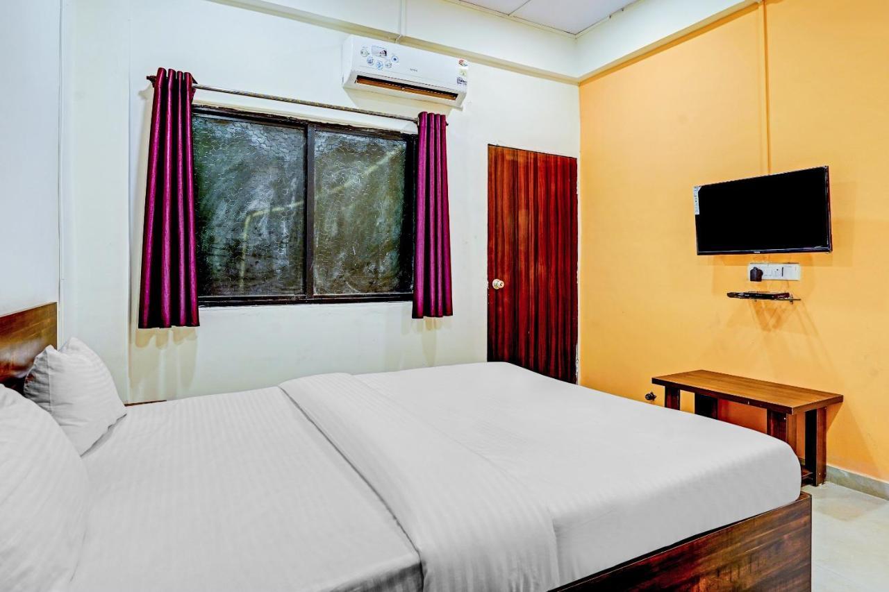 Amba Executive An Apartment Hotel Mundhva エクステリア 写真