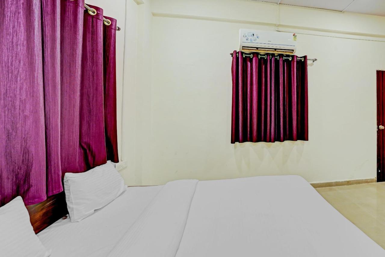Amba Executive An Apartment Hotel Mundhva エクステリア 写真