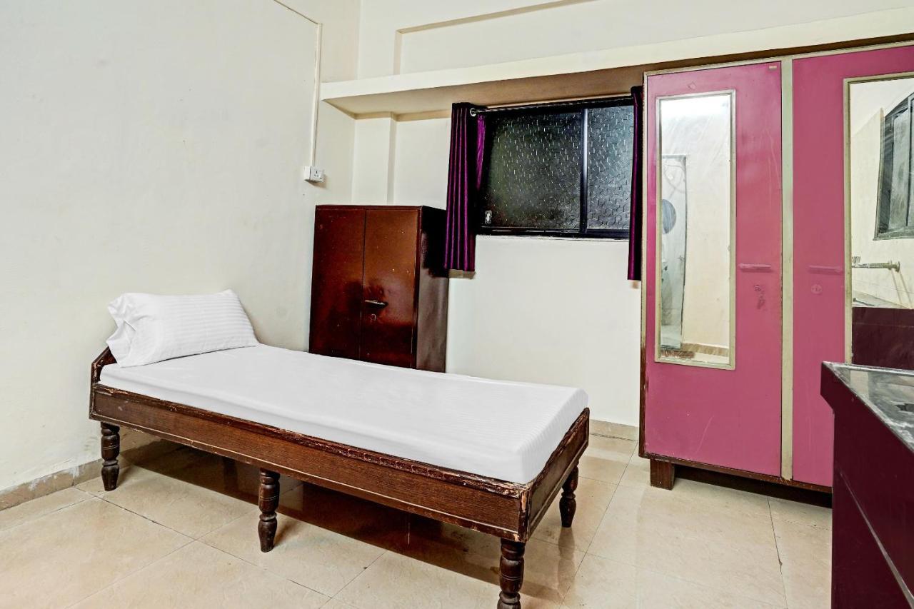 Amba Executive An Apartment Hotel Mundhva エクステリア 写真