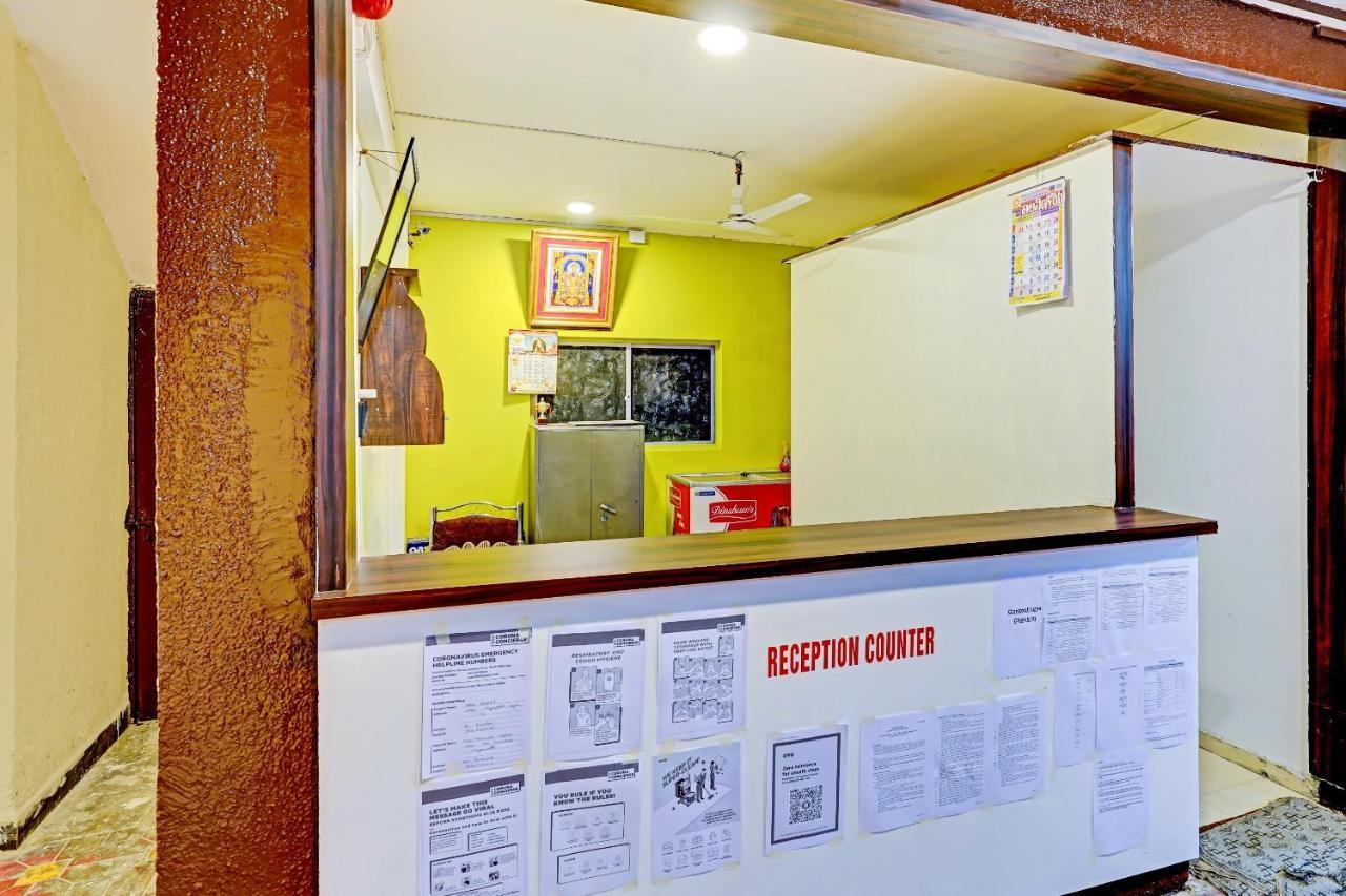 Amba Executive An Apartment Hotel Mundhva エクステリア 写真